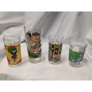 Vintage Animation Glass Lot Taz Porky & Petunia Marvin Bugs Bunny 4 Glasses
